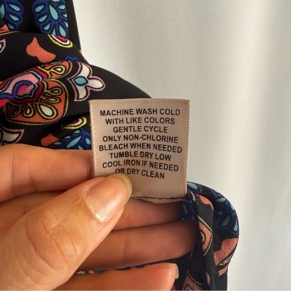 Philosophy BL Kaleidoscope Multicolor
Short Sleeve Semi Sheer V-neck XS - Picture 10 of 11